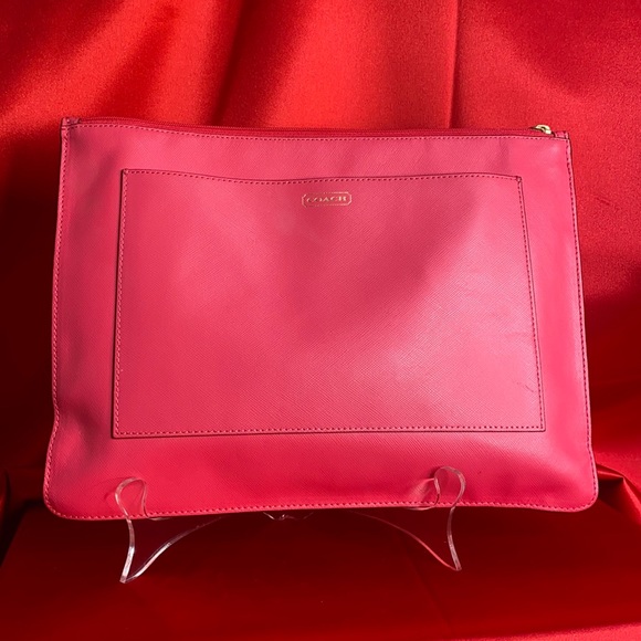 Pink authentic Coach clutch - Picture 1 of 10